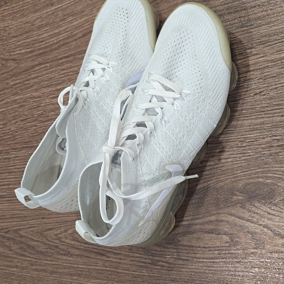 Nike Air Vapor Max Size 7